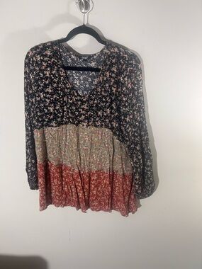 ODDY women’s 1x Boho Floral Tiered Peplum Top in Black, Olive & Rust
